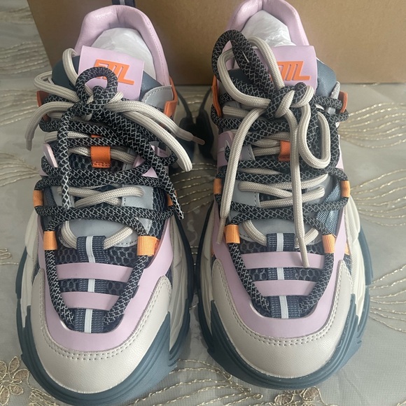 NWB Steve Madden women’s power chunky lace up running sneakers size 7 - Picture 5 of 15